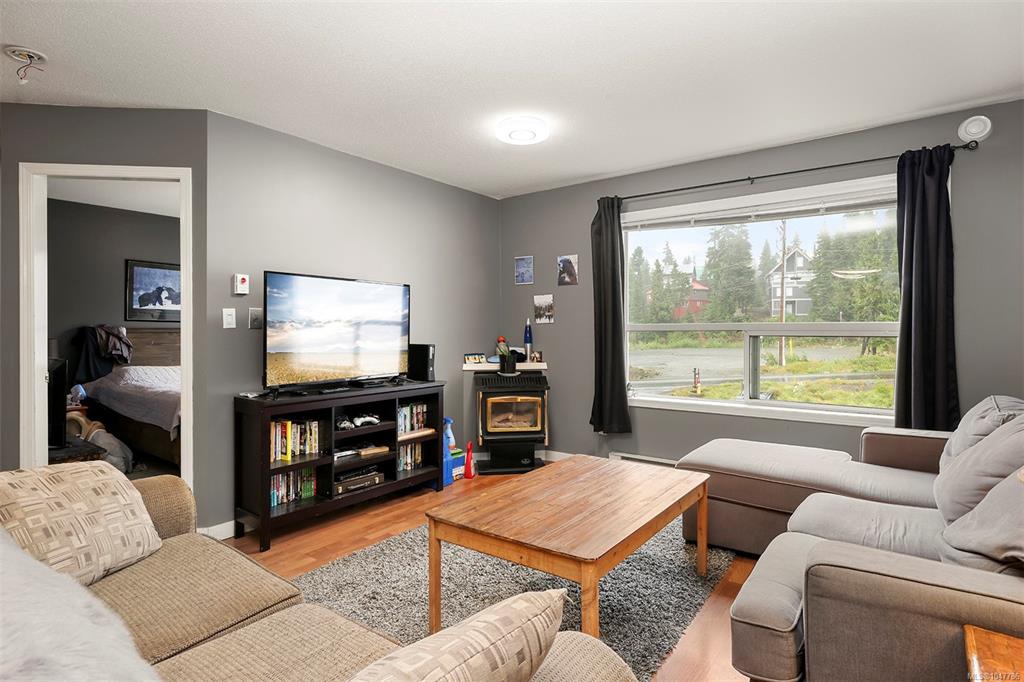 Fourth View of 1105 Henry Rd, Courtenay, BC, V9J 1L0