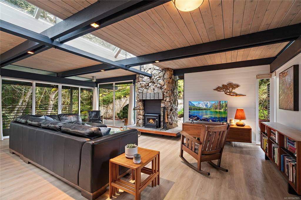 Fourth View of 4513 Edgewood Pl, Saanich, BC, V8X 2N8