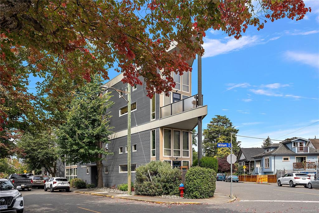 Third View of 407 William St, Victoria, BC, V8S 2P5