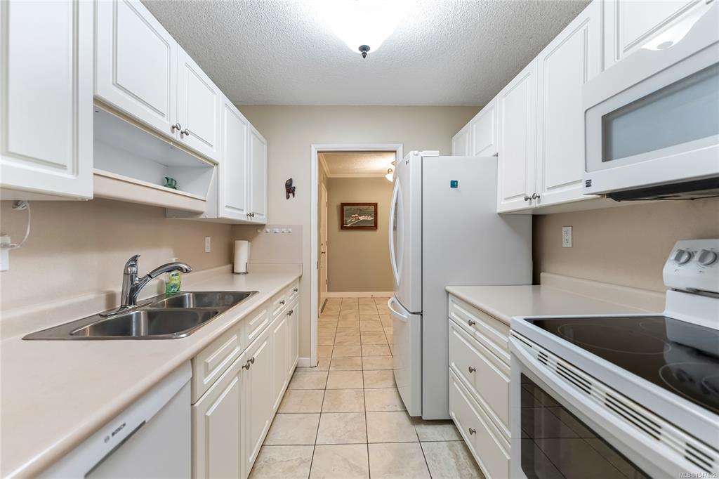 Fourth View of 2125 Oak Bay Ave, Oak Bay, BC, V8R 1E8