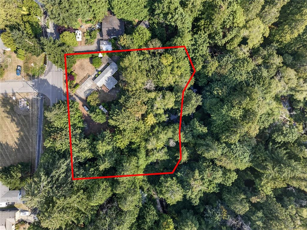 Second View of 205 Atkins Rd, View Royal, BC, V9B 2Z8