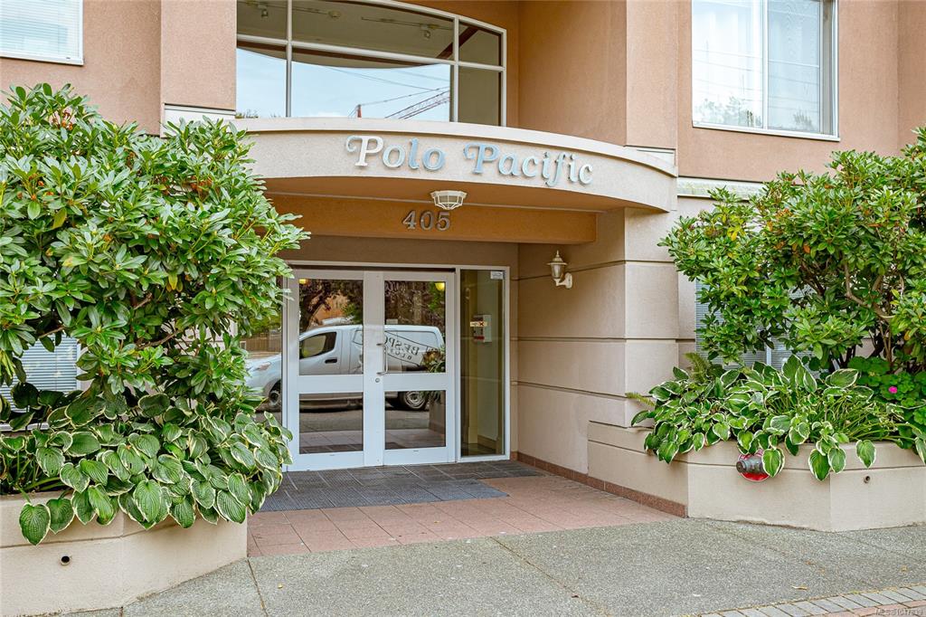 Third View of 405 Quebec St, Victoria, BC, V8V 4Z2