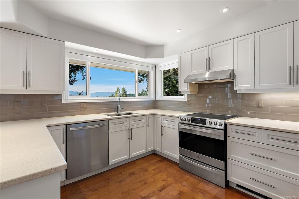 Fourth View of 10938 Prentice Pl, North Saanich, BC, V8L 5H7