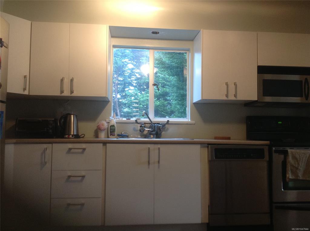 Third View of 1618 Richardson St, Victoria, BC, V8S 1R4