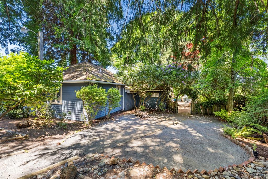 Second View of 139 Hoylake Rd W, Qualicum Beach, BC, V9K 1K3