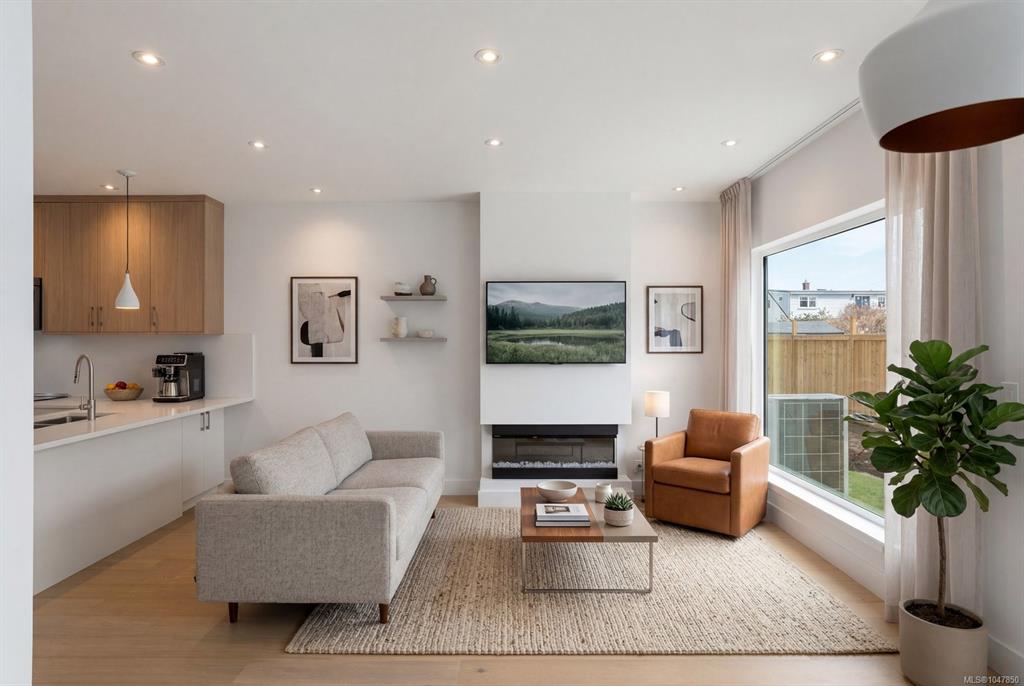 2118 Pentland Rd, 1047850, BC,