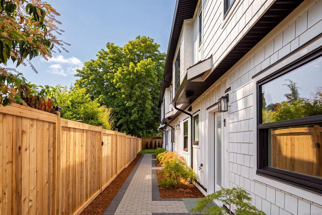 Fourth View of 2118 Pentland Rd, Oak Bay, BC, V8S 2W4