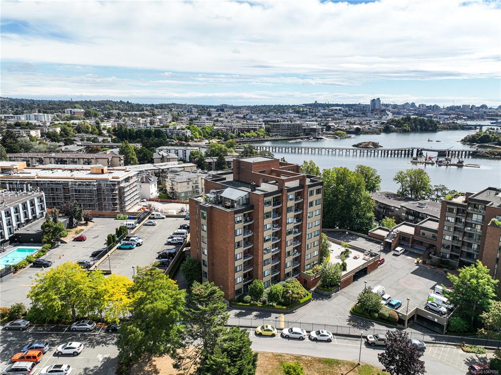 103 Gorge Rd E, 1047856, BC,