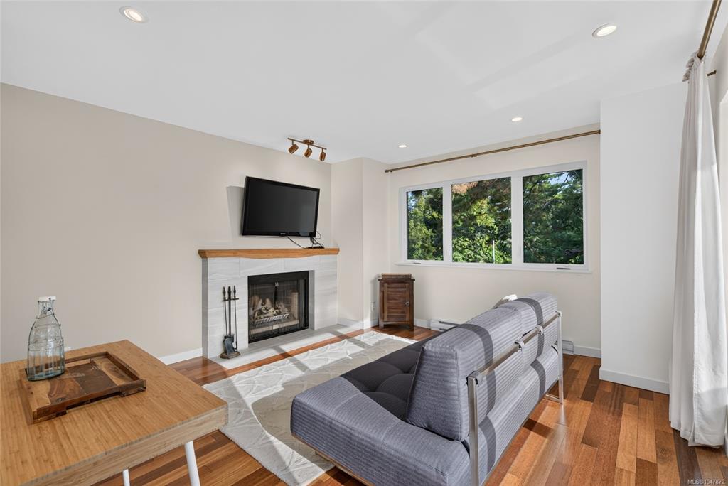 Fifth View of 1619 Morrison St, Morrison Manor, Victoria, BC, V8R 6R8