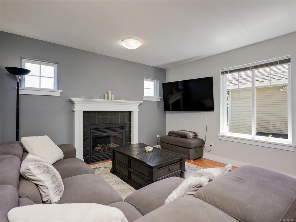 Fifth View of 921 Colville Rd, Phoenix Lane, Esquimalt, BC, V9E 6H9