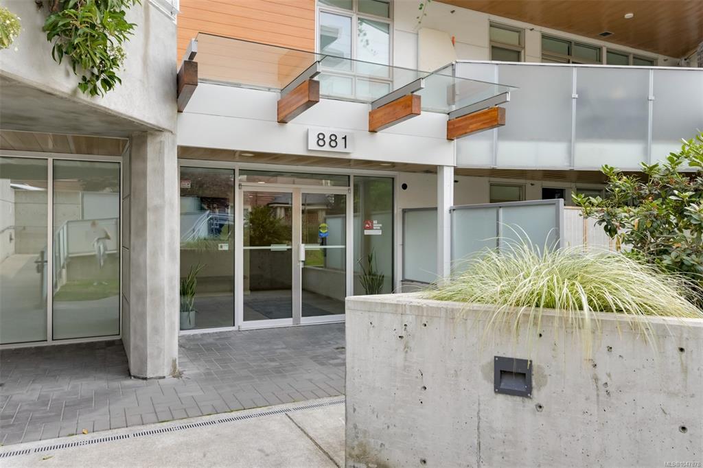 Third View of 881 Short St, Saanich, BC, V8P 2L3