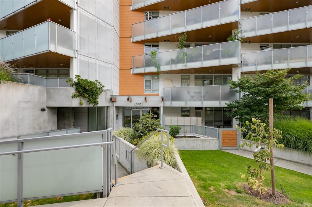Fourth View of 881 Short St, Saanich, BC, V8P 2L3