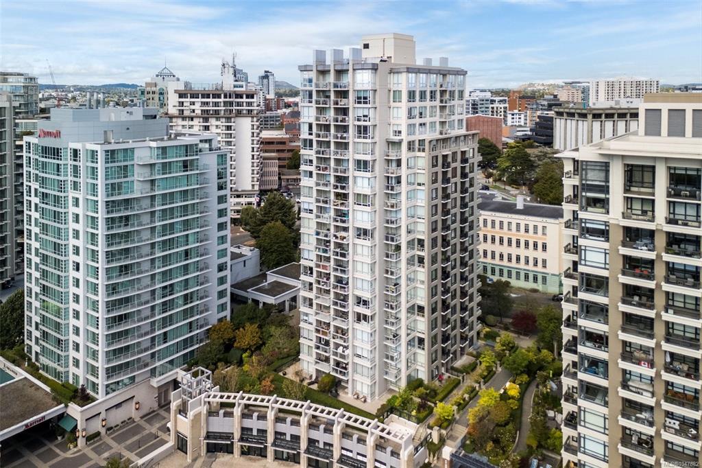 Fourth View of 751 Fairfield Rd, The Astoria, Victoria, BC, V8W 4A4