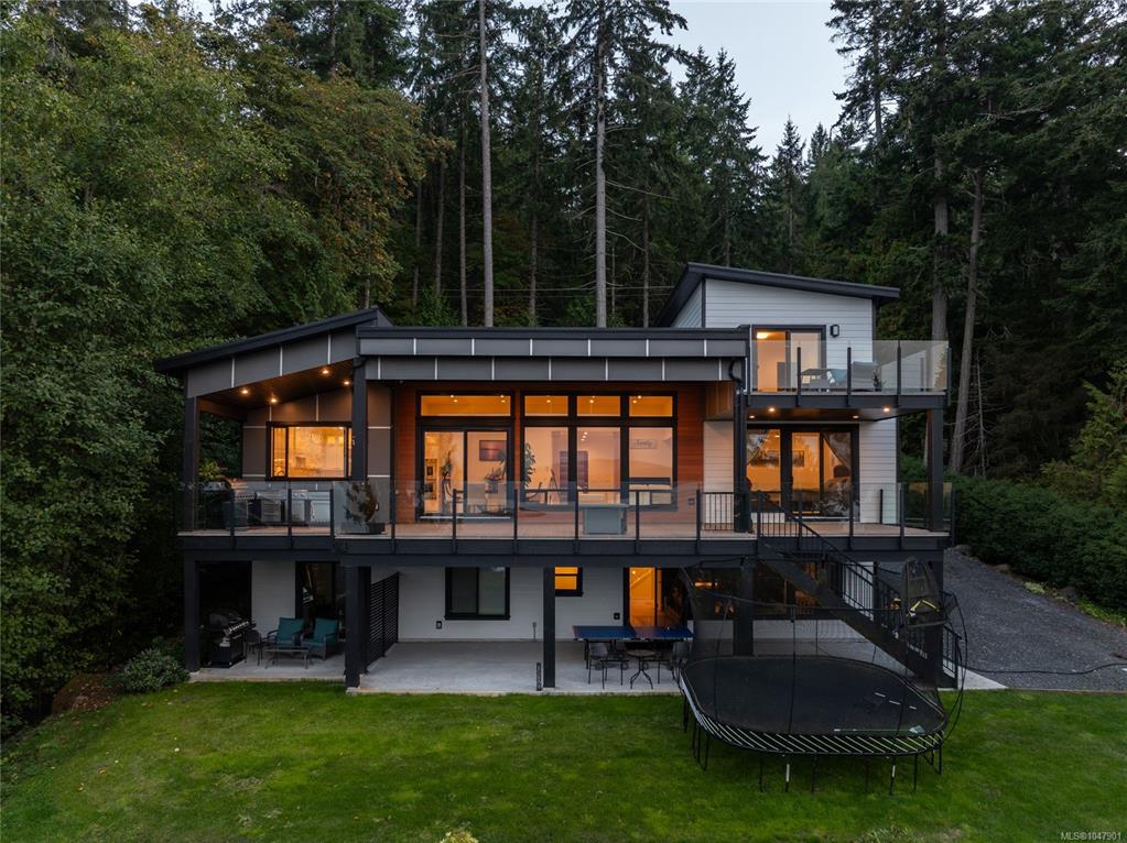 Fifth View of 1470 Lands End Rd, North Saanich, BC, V8L 5K1