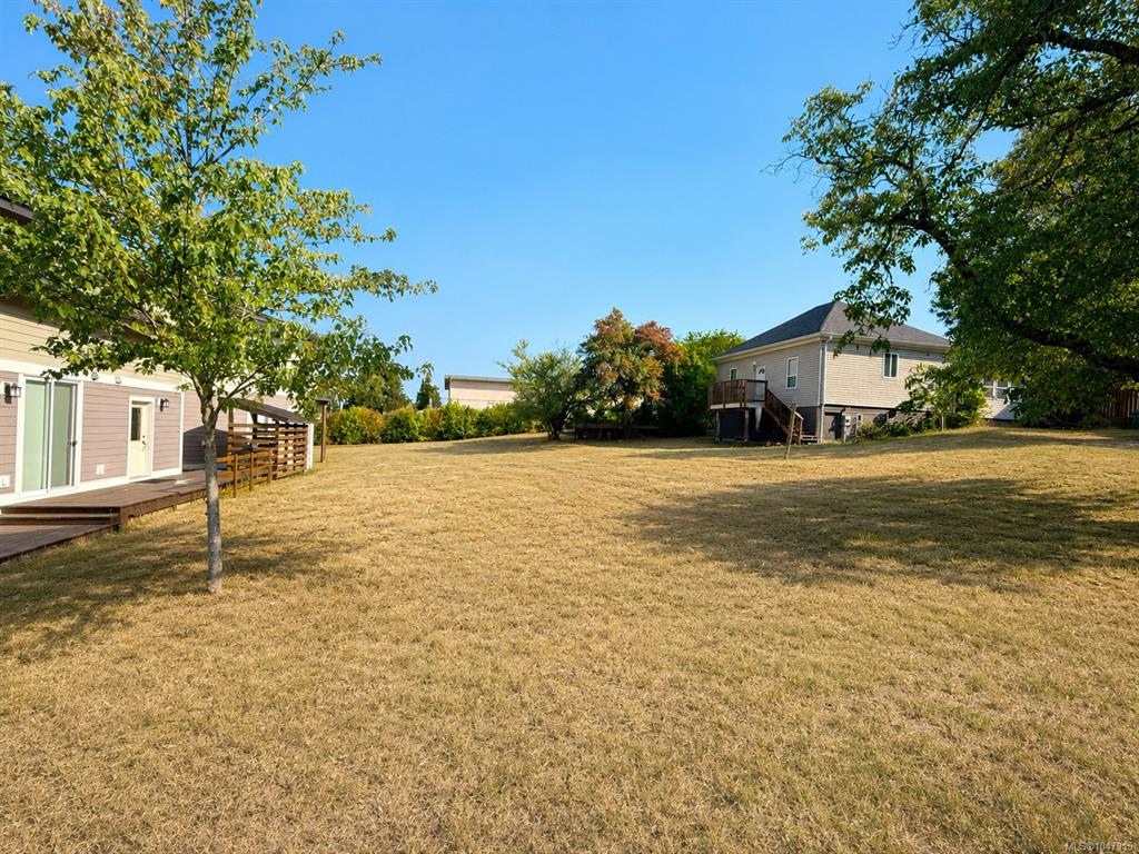 Third View of 392 Urbains Pl, Nanaimo, BC, V9R 0E1