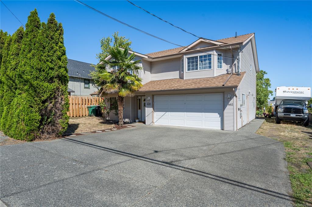 Third View of 632 Howard Ave, Nanaimo, BC, V9R 3S7