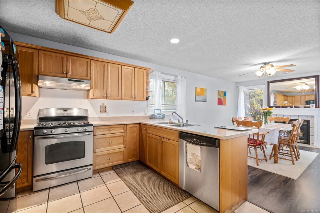 Fifth View of 632 Howard Ave, Nanaimo, BC, V9R 3S7