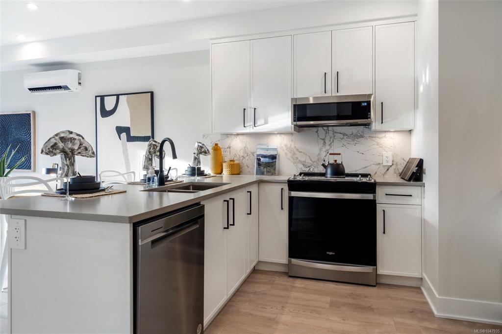 Fifth View of 1371 Goldstream Ave, Trailside at the Lake, Langford, BC, V9B 7B7