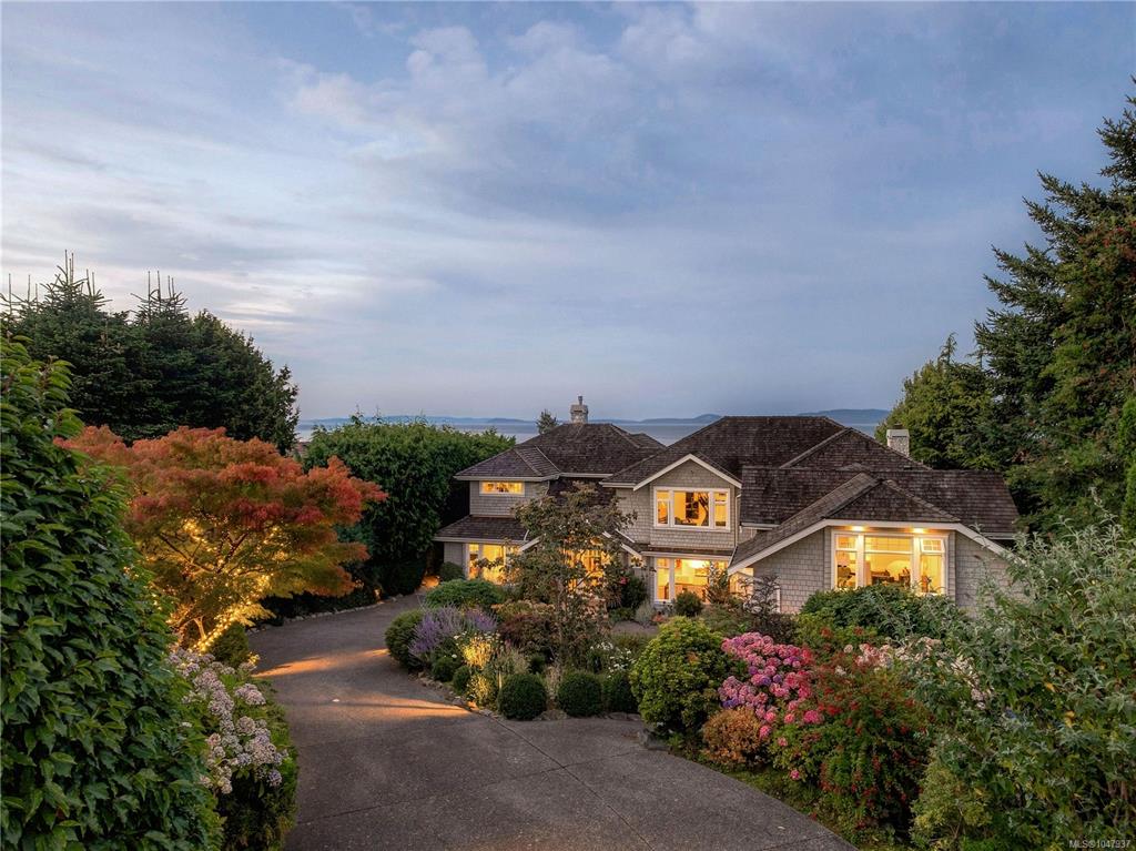Fourth View of 2924 Mt Baker View Rd, Saanich, BC, V8N 1Z5