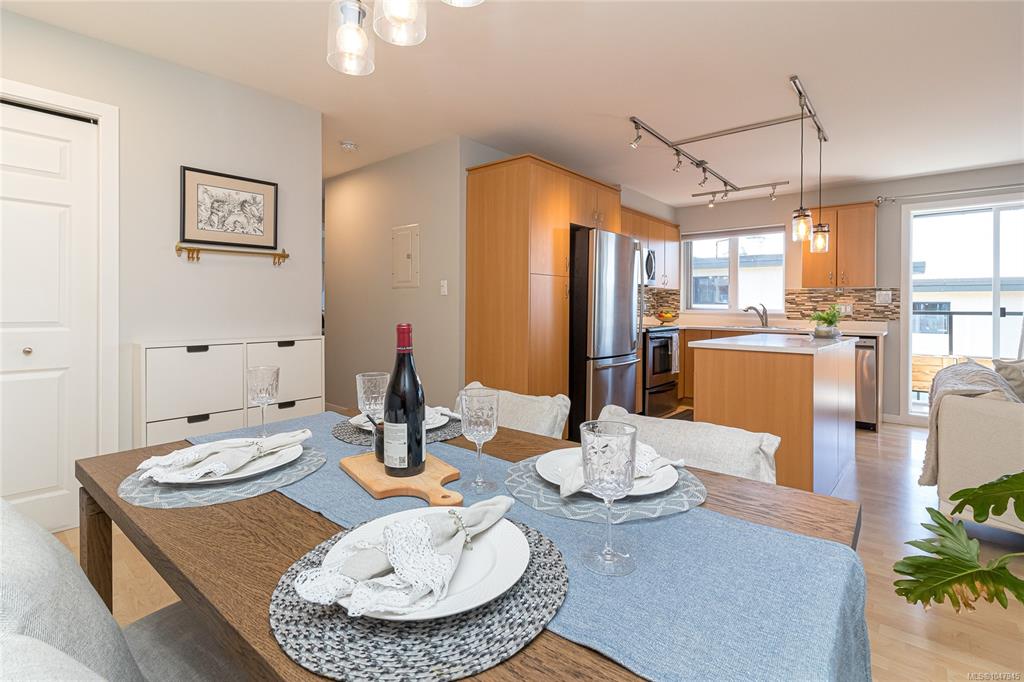 Second View of 2940 Harriet Rd, Harriet Gardens, Saanich, BC, V9A 1T3