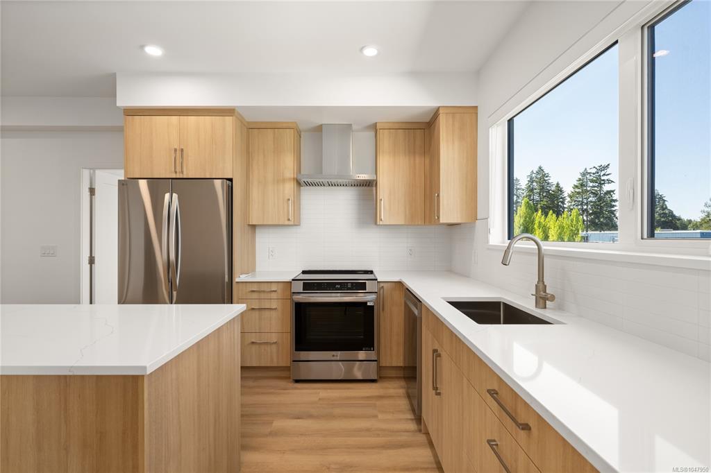 Third View of 7181 Lantzville Rd, Coastline Station, Nanaimo, BC, V0R 2H0