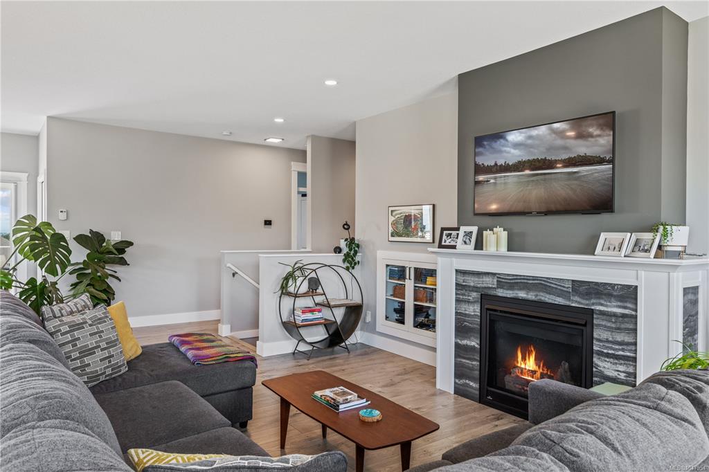 Fourth View of 2494 Kentmere Ave, Cumberland, BC, V0R 1S0