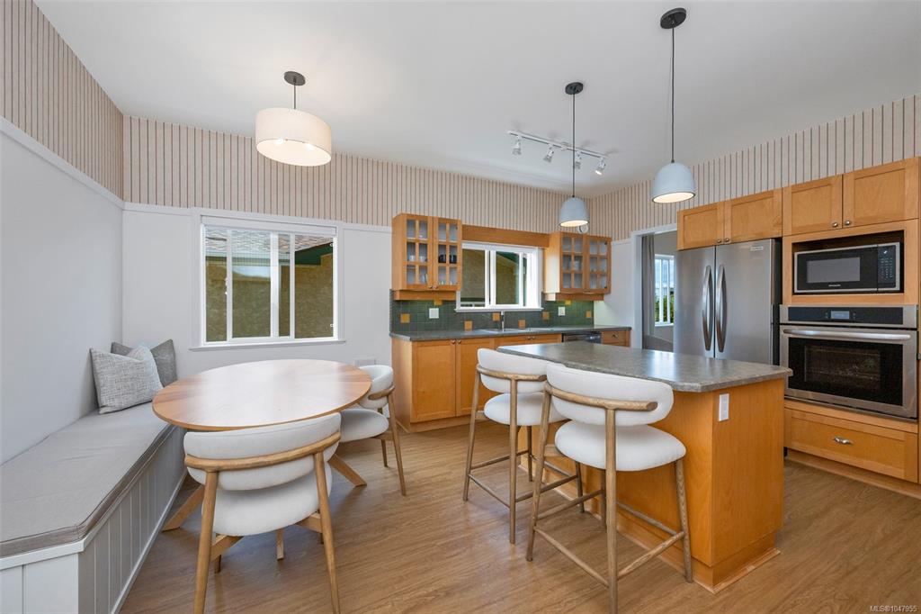 Third View of 2235 Harbour Rd, Harbourside, Sidney, BC, V8L 2P7