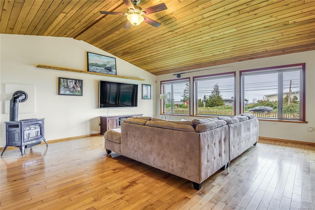 Fifth View of 3910 Island Hwy S, Campbell River, BC, V9H 1M1