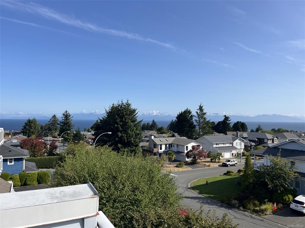Third View of 6231 Blueback Rd, Eaglepoint Bayview, Nanaimo, BC, V9V 1J3