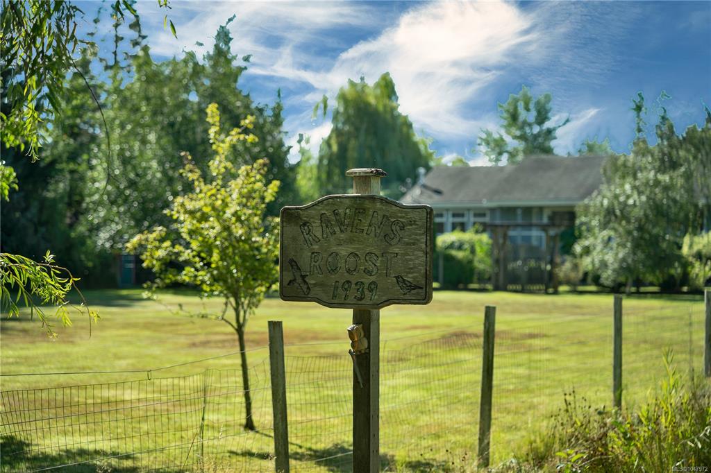 Fifth View of 1939 Shetland Rd, Campbell River, BC, V9W 3Y5