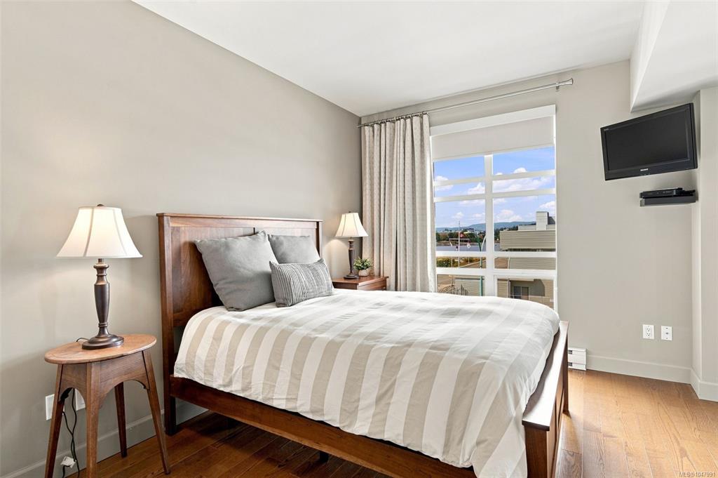 Fifth View of 21 Dallas Rd, Shoal Point, Victoria, BC, V8V 4Z9