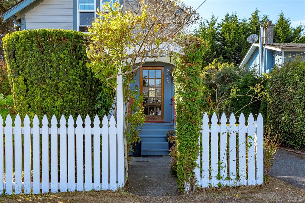 Fourth View of 2445 Amelia Ave, Sidney, BC, V8L 2J4