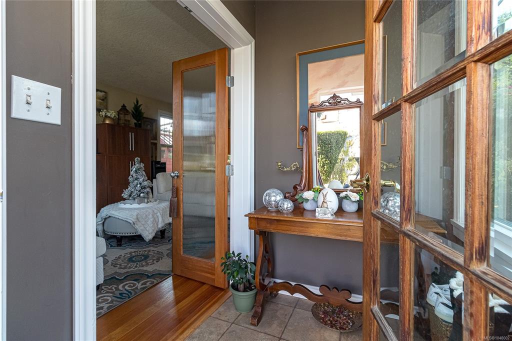 Fifth View of 2445 Amelia Ave, Sidney, BC, V8L 2J4