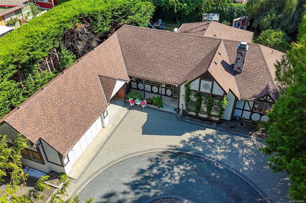 Third View of 2526 Island Hwy W, Qualicum Beach, BC, V9K 1B5
