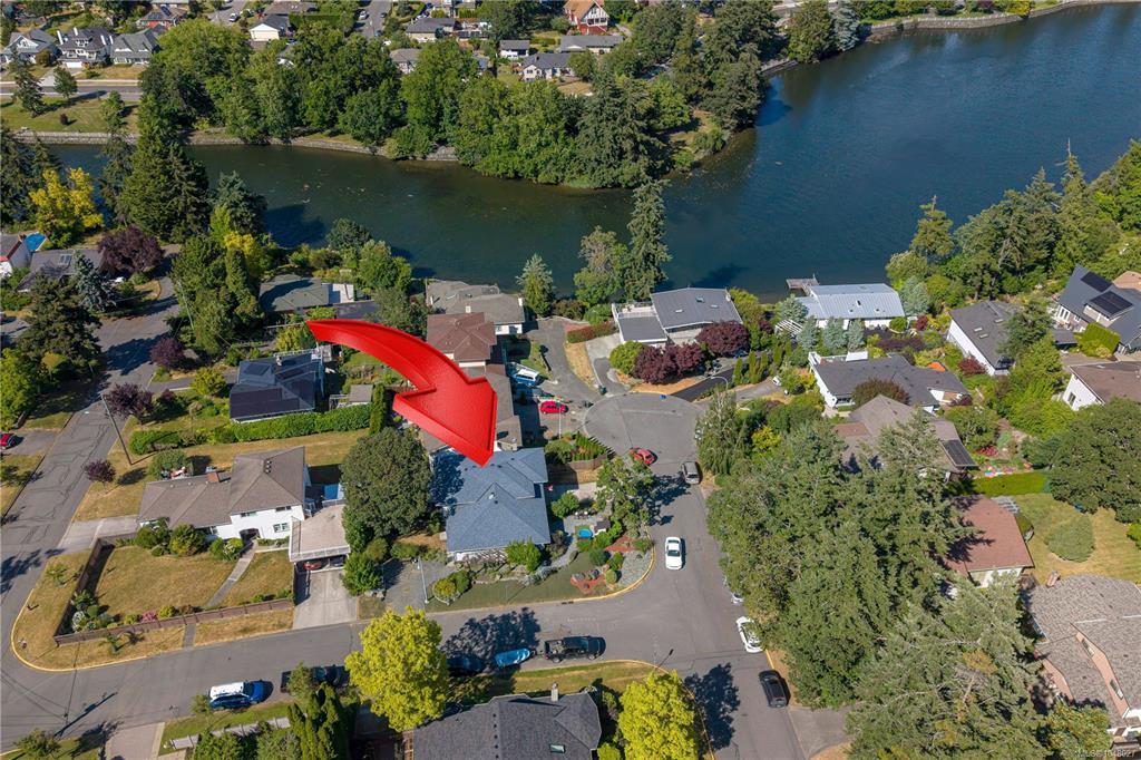 Third View of 928 Mesher Pl, Esquimalt, BC, V9A 6Z1