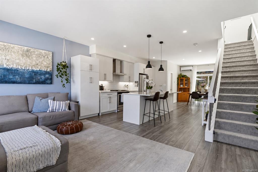 Second View of 615 Selwyn Close, Redington Terrace, Langford, BC, V9B 0Z2