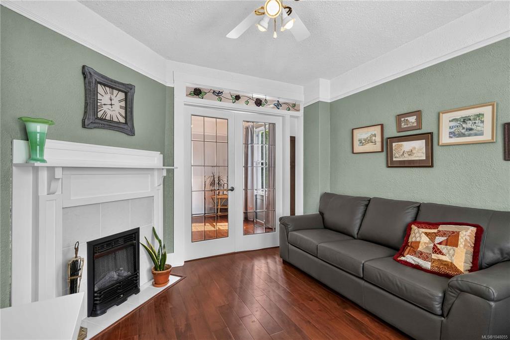 Fourth View of 362 Ker Ave, Saanich, BC, V9A 2B5