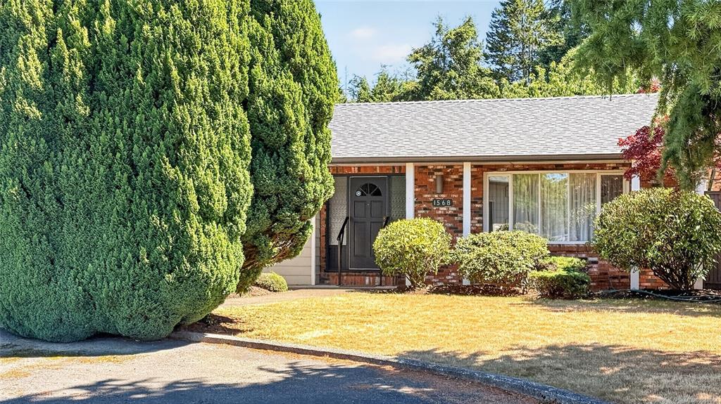 1568 Marine Cir, 1048064, BC,