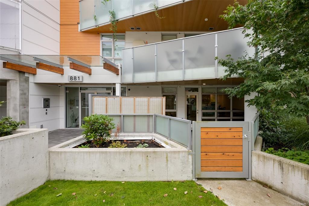 Fourth View of 881 Short St, Saanich, BC, V8X 0B7