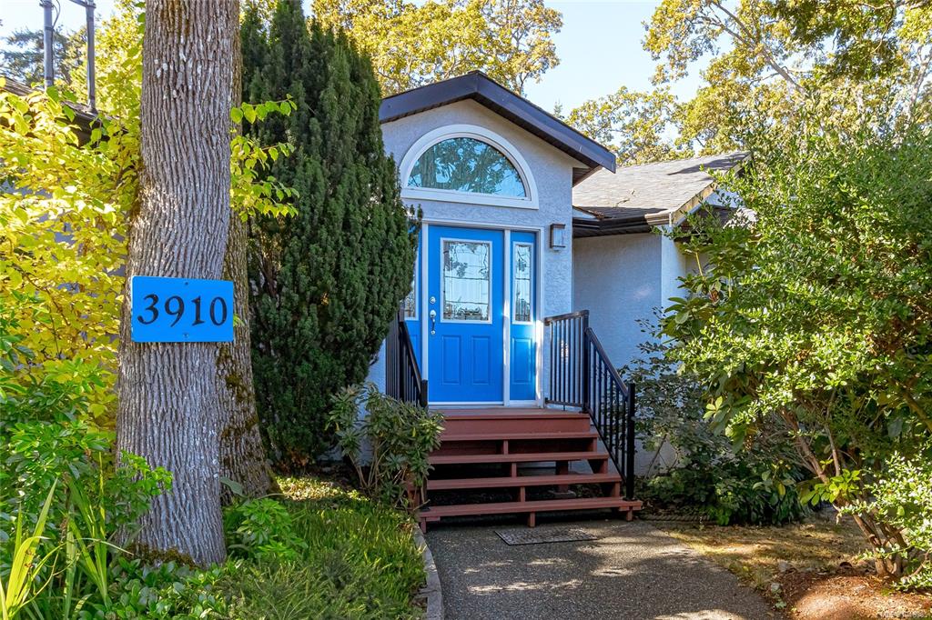 Third View of 3910 Cedar Hill Cross Rd, Saanich, BC, V8P 2N2