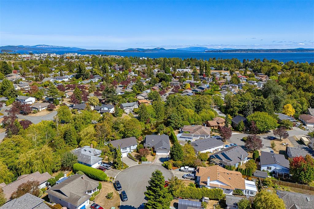 Fourth View of 2026 Bowcott Pl, Sidney, BC, V8L 5A1