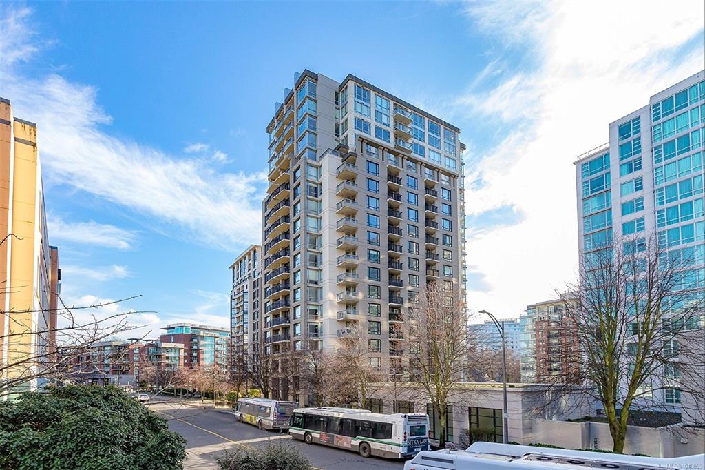 Fourth View of 751 Fairfield Rd, Victoria, BC, V8W 4A4