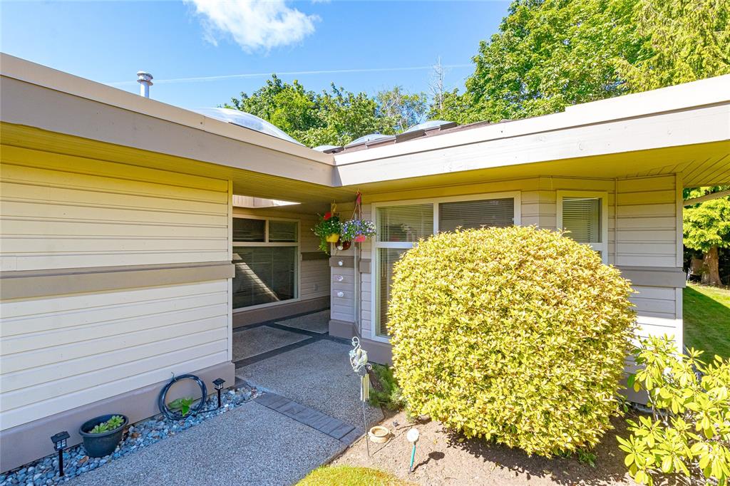 Third View of 902 Lakes Blvd, ST ANDREWS LANE, Parksville, BC, V9P 2P8
