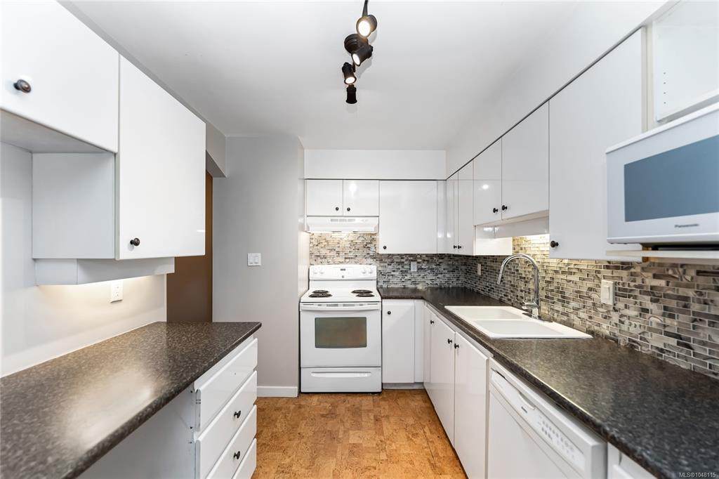 Third View of 935 Johnson St, Brookman Place, Victoria, BC, V8V 3N5