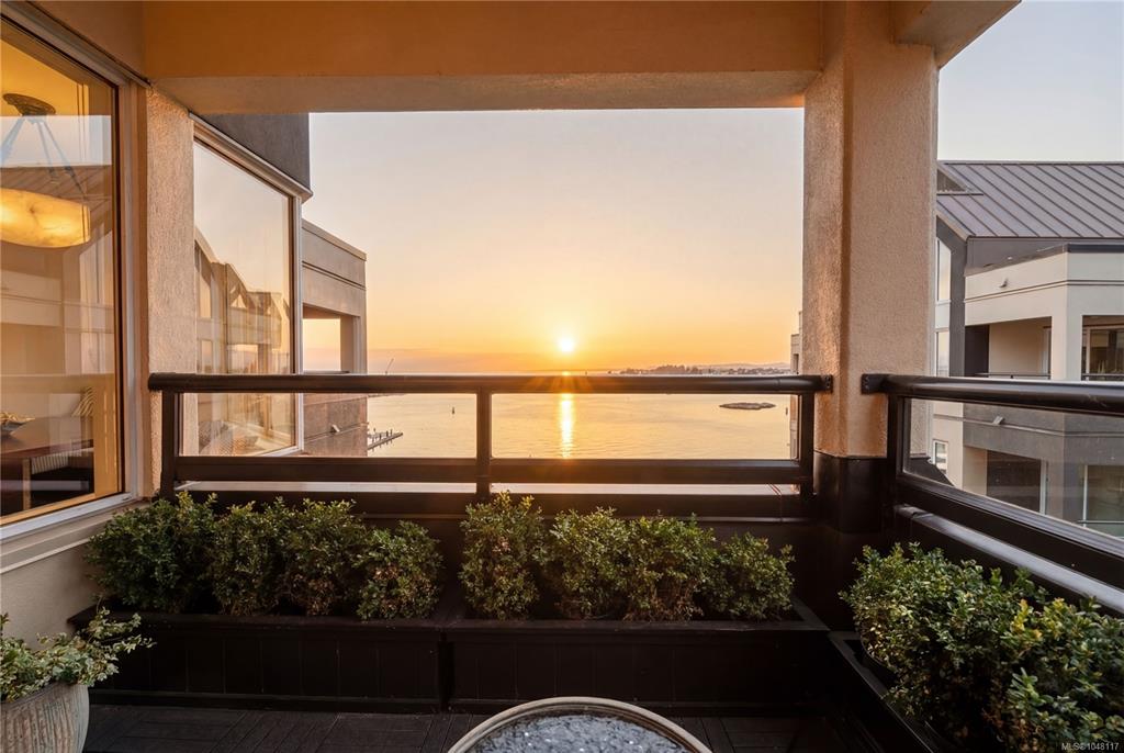 Fourth View of 203 Kimta Rd, Victoria, BC, V9A 6T5
