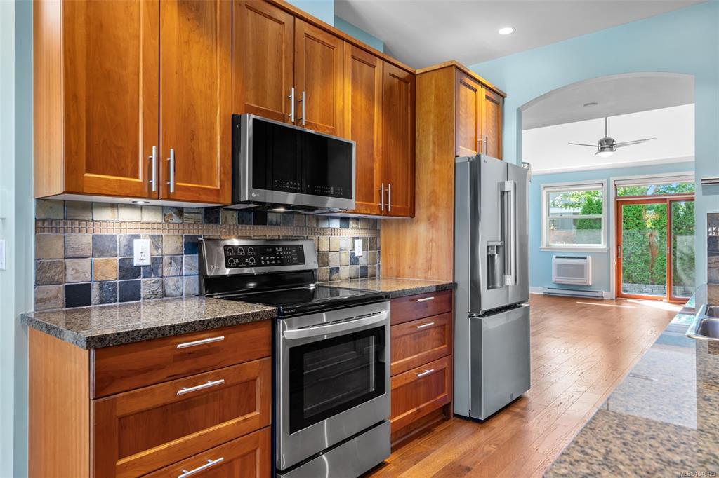 Third View of 10520 Mcdonald Park Rd, North Saanich, BC, V8L 0A3