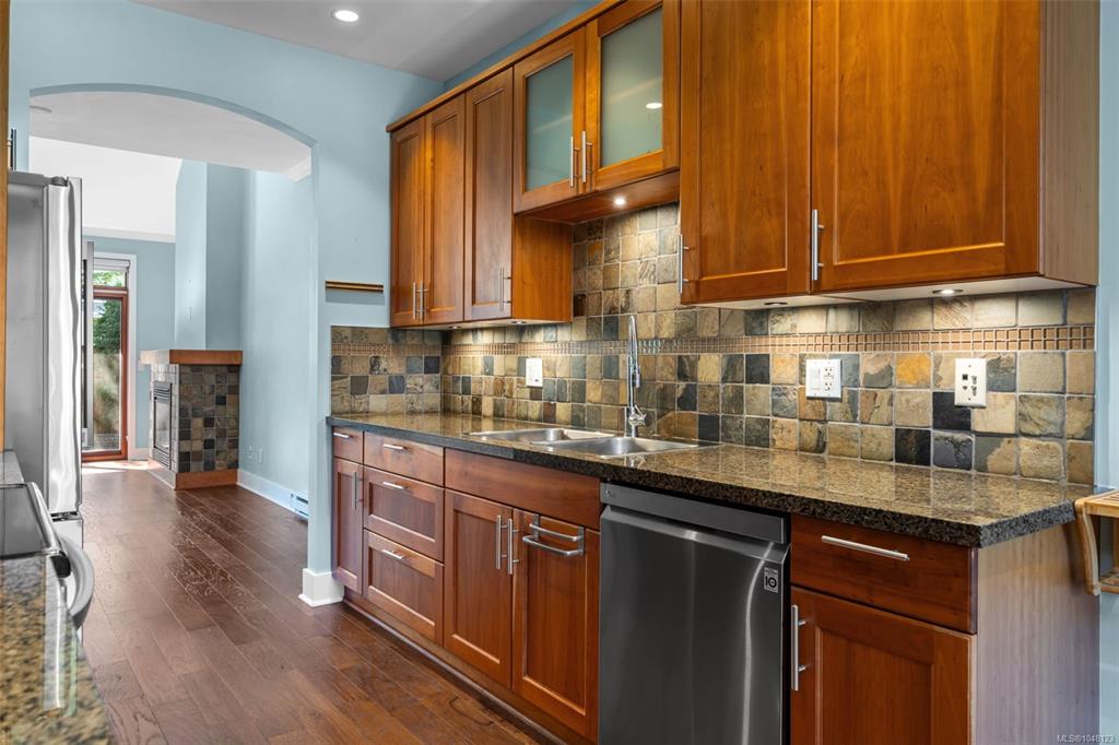 Fourth View of 10520 Mcdonald Park Rd, North Saanich, BC, V8L 0A3