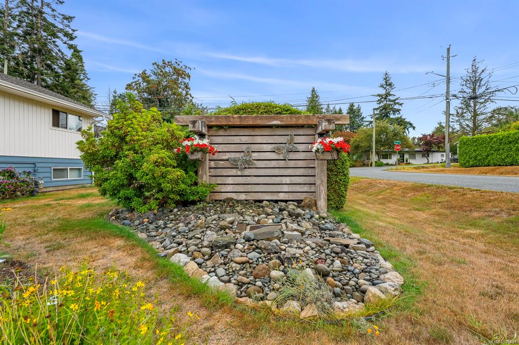 Fifth View of 3980 Dillman Rd, Campbell River, BC, V9H 1G9