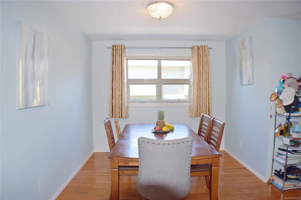 Fifth View of 1694 Cedar Hill Cross Rd, Saanich, BC, V8P 2P7
