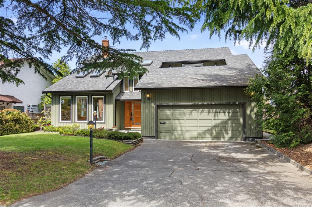 Third View of 4021 Dawnview Cres, Saanich, BC, V8N 5P7